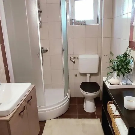 Udoban ,dvosobni Apartman,106m2!