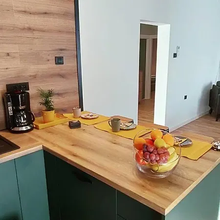 Apartmán Udoban ,dvosobni Apartman,106m2! *