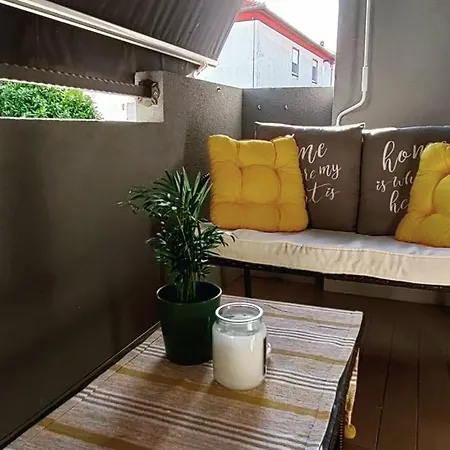 Udoban ,dvosobni Apartman,106m2! ザダル
