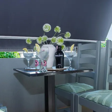 Udoban ,dvosobni Apartman,106m2! דירה זאדאר