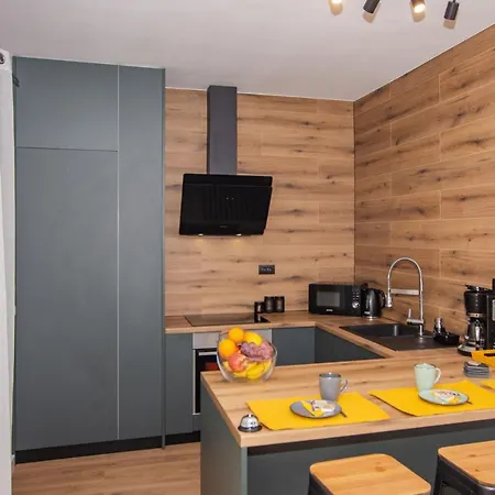 Apartmán Udoban ,dvosobni Apartman,106m2! *
