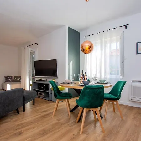 Udoban ,dvosobni Apartman,106m2! Apartmán Zadar